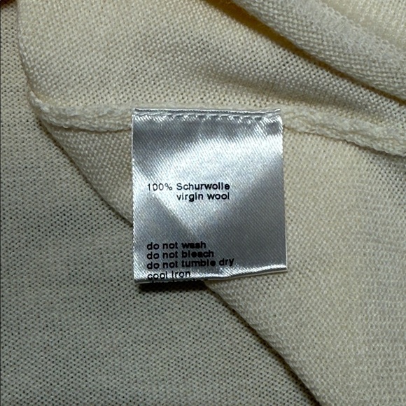 AKRIS Punto Virgin wool V neck Pullover Signature - Picture 8 of 12